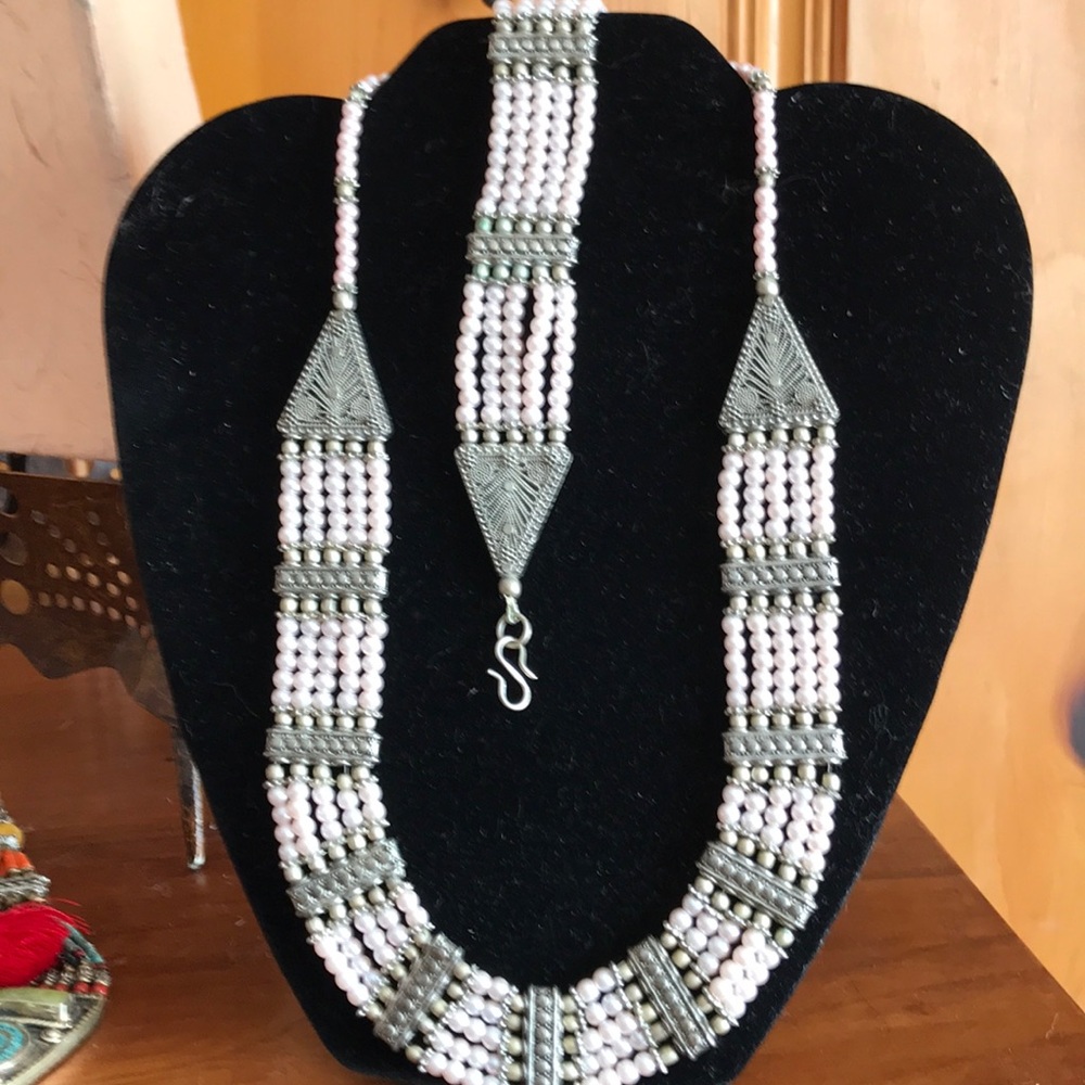 Pink pearls set